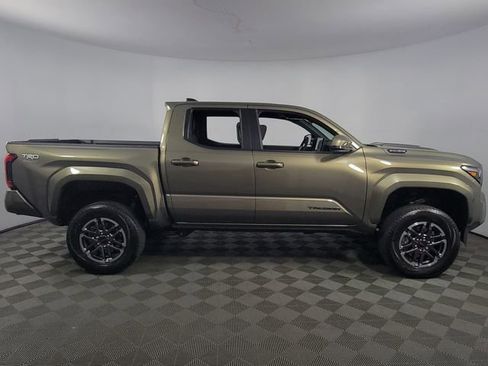 Used 2025 Toyota Tacoma TRD Sport image 10
