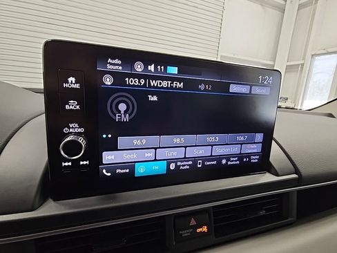 Used 2025 Honda Pilot EX-L image 15