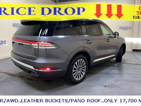 Used 2023 Lincoln Aviator AWD w/ Premium Package image 3