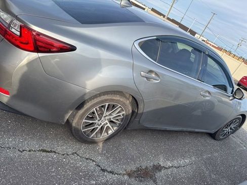 Used 2017 Lexus ES 350 w/ Navigation System Package image 2