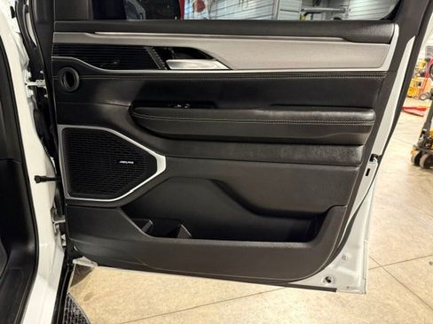 Used 2023 Jeep Wagoneer Series II AWD/4WD image 9