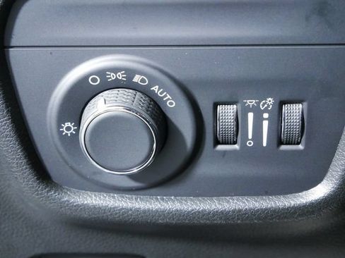 Used 2024 Jeep Grand Cherokee Altitude AWD/4WD image 18