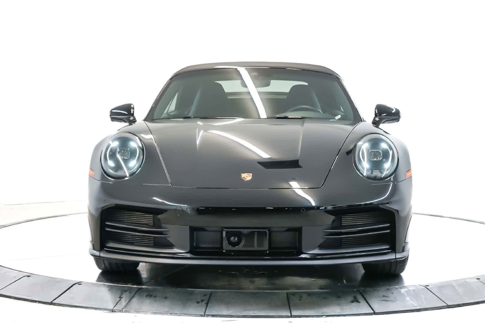 Certified 2025 Porsche 911 Carrera RWD image 6