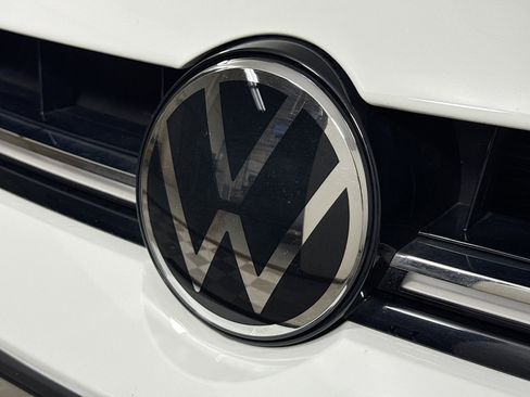 Used 2025 Volkswagen Jetta Sport image 29