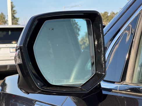 Used 2025 GMC Yukon Denali image 50