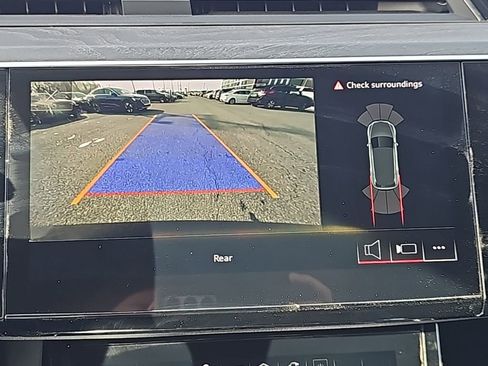 Used 2022 Audi e-tron Premium image 9