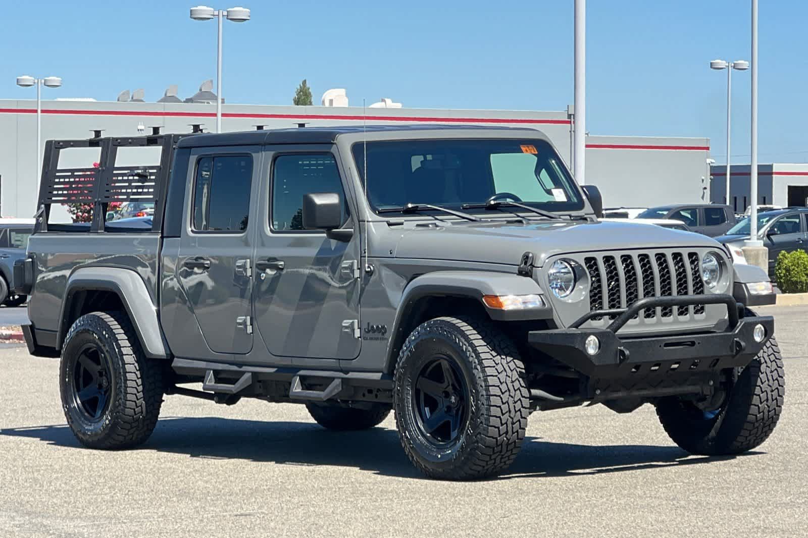 Used 2022 Jeep Gladiator Sport AWD/4WD image 5