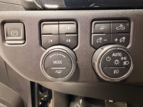 Used 2022 Chevrolet Silverado 1500 High Country w/ Z71 Off-Road Package image 24