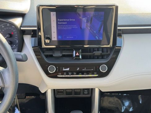 Used 2023 Toyota Corolla Cross L image 15