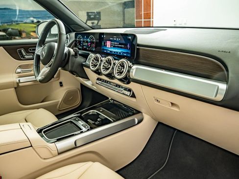 Certified 2026 Mercedes-Benz GLB 250 4MATIC image 38