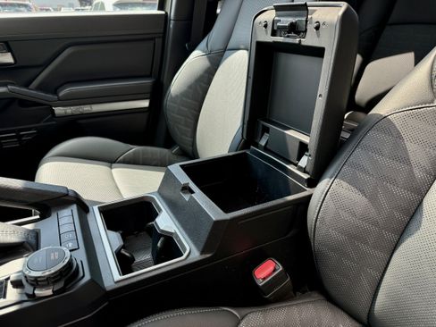 Certified 2025 Toyota Tacoma TRD Sport w/ TRD Sport Premium Package AWD/4WD image 18