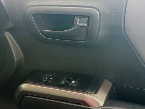 Used 2023 Toyota Tacoma SR5 AWD/4WD image 29