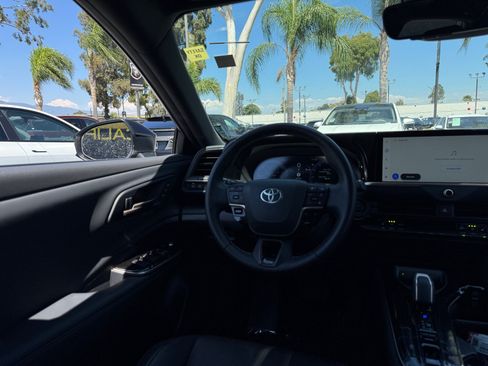 Used 2025 Toyota Crown Signia AWD/4WD image 23