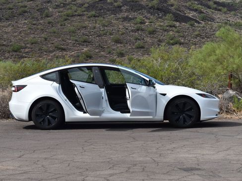 Used 2024 Tesla Model 3 Long Range RWD image 9