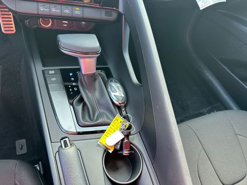 New 2025 Hyundai Elantra Sport image 32