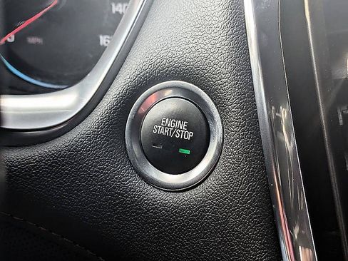 Used 2023 Chevrolet Traverse RS AWD/4WD image 22