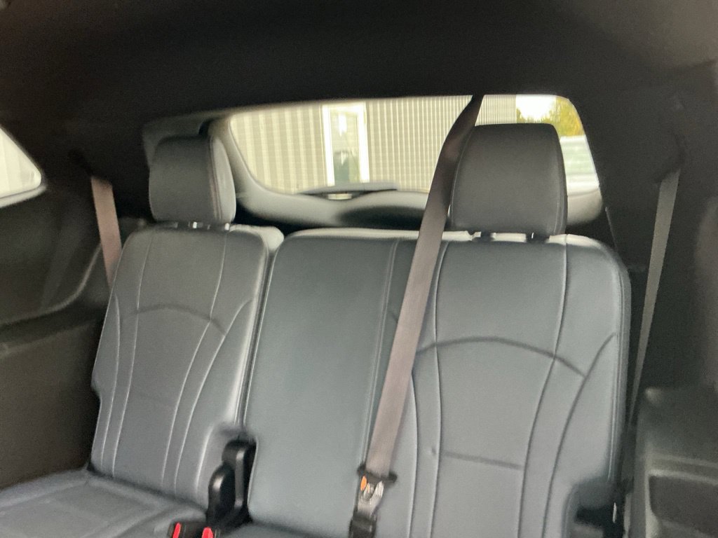 Used 2023 Buick Enclave Premium AWD/4WD image 19