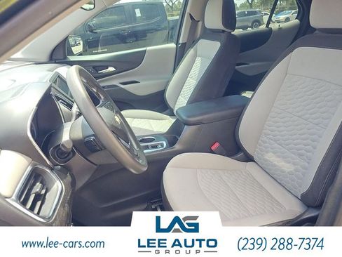 Used 2019 Chevrolet Equinox LS FWD image 3