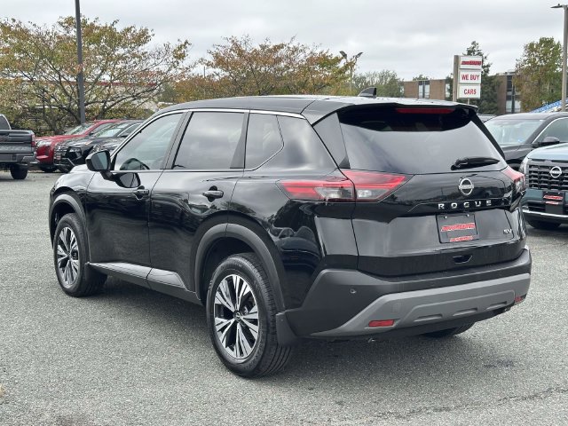 Used 2023 Nissan Rogue SV FWD image 5