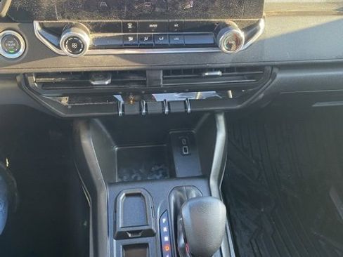 Used 2024 Chevrolet Colorado W/T image 15