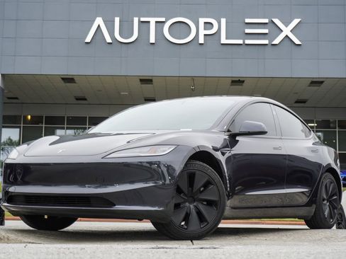 Used 2025 Tesla Model 3 Long Range RWD image 1