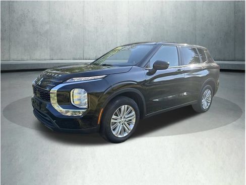 Used 2023 Mitsubishi Outlander ES AWD/4WD image 1