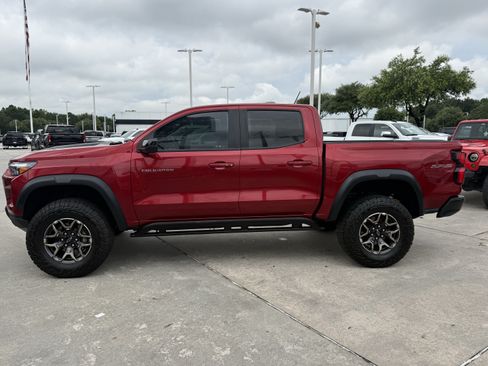Used 2024 Chevrolet Colorado ZR2 w/ ZR2 Convenience Package III AWD/4WD image 8
