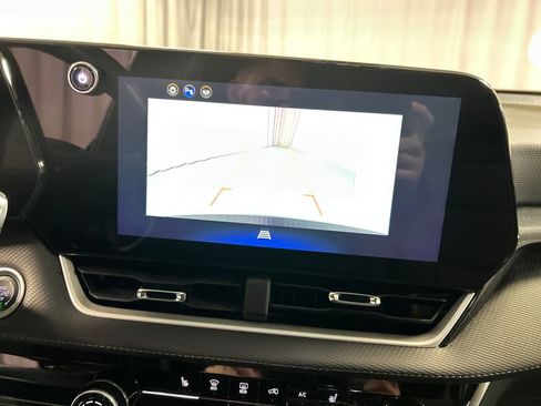 Used 2025 Chevrolet Equinox LT image 17