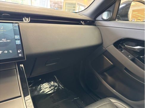 Used 2024 Land Rover Range Rover Evoque Dynamic SE image 24