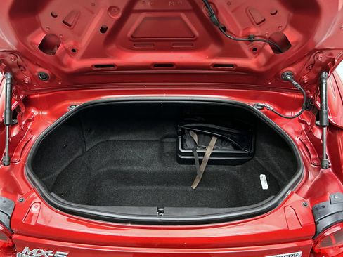 Used 2017 MAZDA MX-5 Miata RF Grand Touring RWD image 17