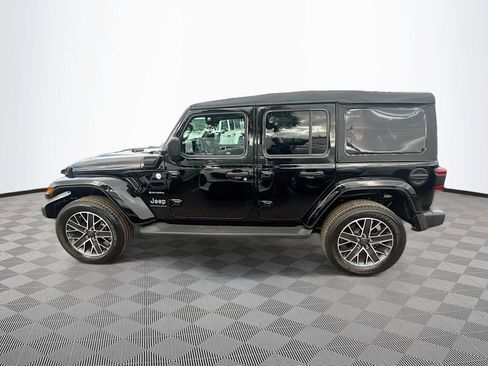 Used 2023 Jeep Wrangler Unlimited Sahara AWD/4WD image 9