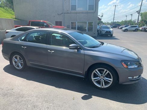 Used 2015 Volkswagen Passat 1.8T SE FWD image 6