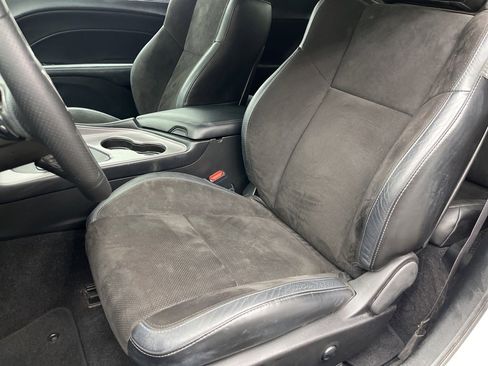 Used 2023 Dodge Challenger GT w/ Plus Package image 10