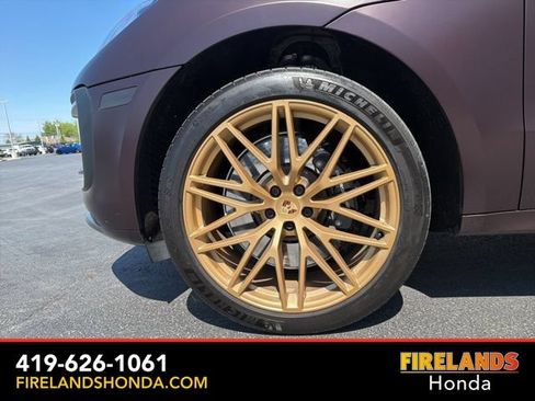 Used 2023 Porsche Macan GTS AWD/4WD image 9