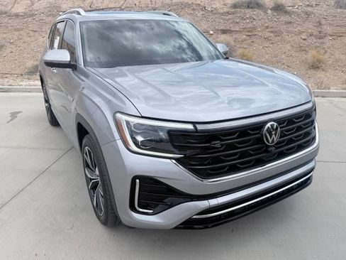 Used 2024 Volkswagen Atlas SEL Premium R-Line AWD/4WD image 3
