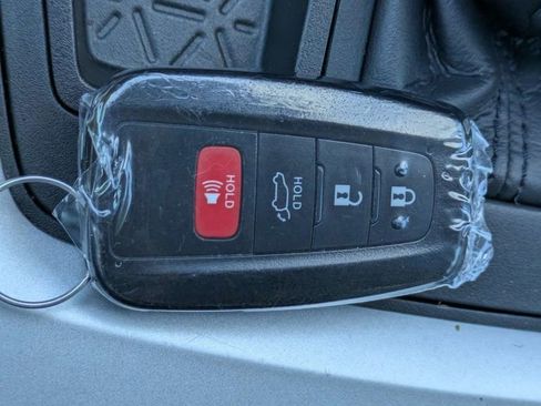 Used 2019 Toyota RAV4 XLE Premium w/ Cold Weather Package FWD image 30