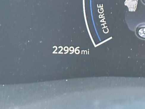 Used 2025 Toyota Camry LE image 39