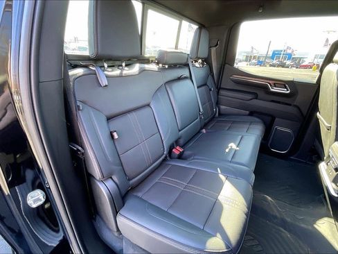 Used 2023 Chevrolet Silverado 1500 High Country w/ Z71 Off-Road Package image 24