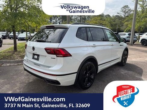 Used 2024 Volkswagen Tiguan SE R-Line AWD/4WD image 6