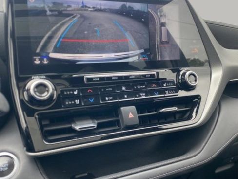 Used 2021 Toyota Highlander Platinum image 20