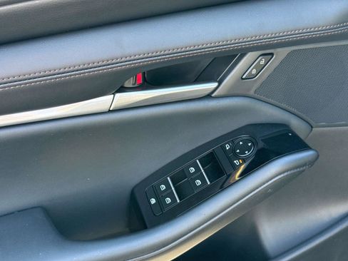 Certified 2025 MAZDA MAZDA3 s Sport image 22