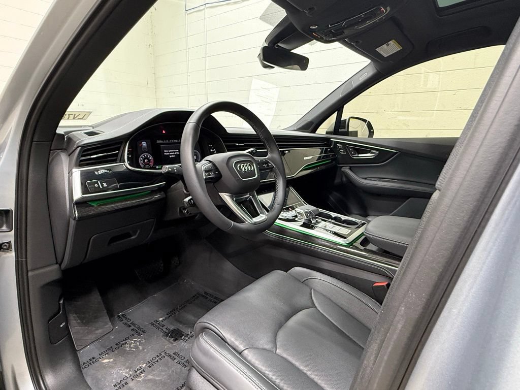 Used 2025 Audi Q7 3.0T Prestige AWD/4WD image 31