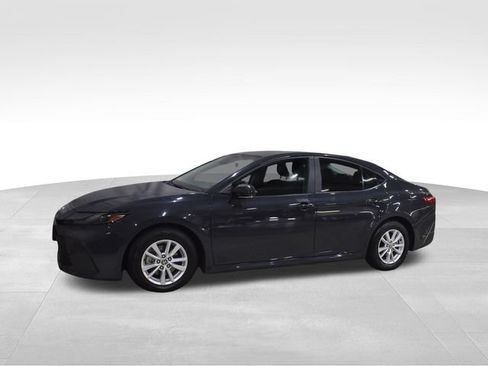 Used 2025 Toyota Camry LE FWD image 4