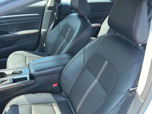 Used 2024 Nissan Altima 2.5 SR FWD image 28