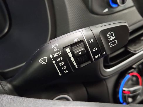 Used 2022 Hyundai Kona SEL image 25