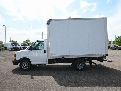 Used 2016 GMC Savana 3500 RWD image 8