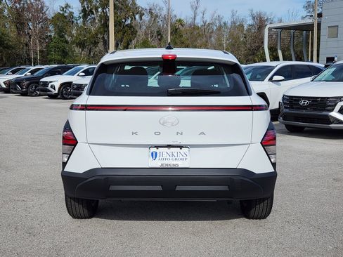 New 2026 Hyundai Kona SE image 4
