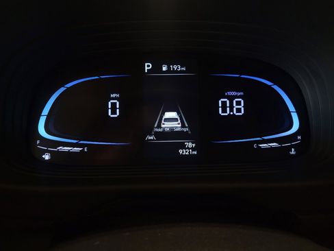 Used 2024 Hyundai Venue SEL FWD image 23