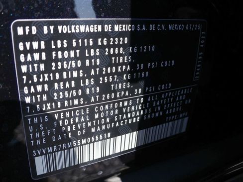 Used 2025 Volkswagen Tiguan SE image 40