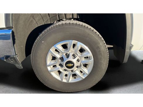 Certified 2025 Chevrolet Silverado 2500 LT w/ Convenience Package image 34